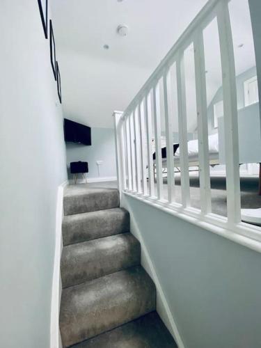 The Bear Loft Plus - Includes Hot Tub & Games Room in Chilcompton