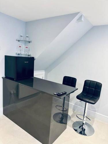 The Bear Loft Plus - Includes Hot Tub & Games Room in Chilcompton