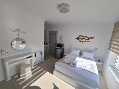 Ariadne's Crown Luxury Suites with Private Pool