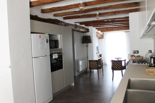 Konyha, CA LA MUM in Tivissa