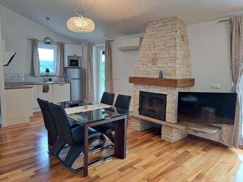 Konyha, Apartments Villa Sotlar with pool in Čepljani