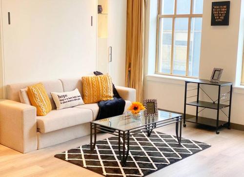 Golden Nugget 1 Queen Bed, 1 Twin Near EWR-PENN-PRUD-Free Parking