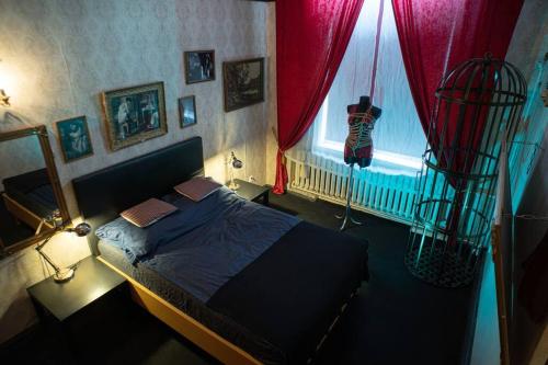 Vintage BDSM Kinky Apartment - ENTIRE 65m2 space for up to 6-guests - FULLY EQUIPPED, Wrocław (photo 10)
