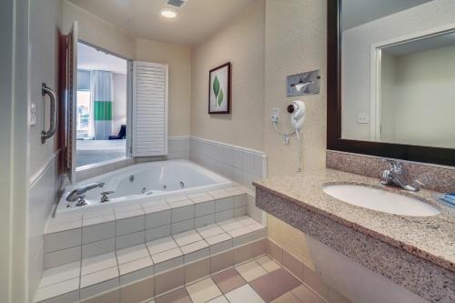 Fairfield Inn and Suites Jacksonville Beach