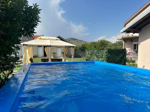 Maxim's house in Ponari