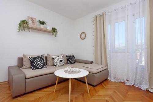 Two-Bedroom Apartment with Terrace and Sea View image 5