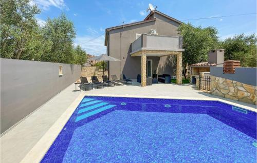 Awesome Home In Liznjan With Outdoor Swimming Pool, Wifi And 3 Bedrooms