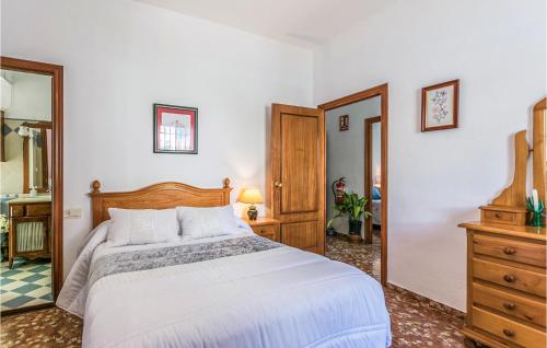 Beautiful Home In Fuente Tojar With Outdoor Swimming Pool, Wifi And 3 Bedrooms
