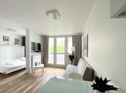 Warsaw Concierge Rondo ONZ, Varšava