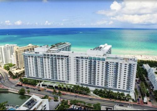 1 Hotel & Homes Miami Beach Oceanfront Residence Suites By Joe Semary