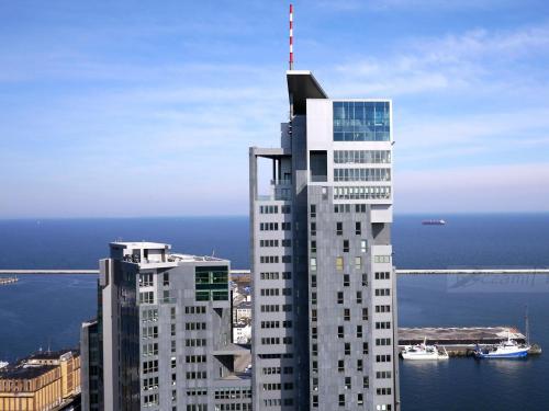 Apartamenty Sea Towers - image 3