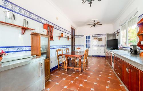 Awesome Home In Aguilar De La Frontera With Kitchen