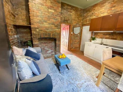 Fitzroy- Private rooms 2-4 guest #GuestHouse #AusGP #DirectTram #F1