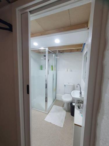 Fitzroy- Private rooms 2-4 guest #GuestHouse #AusGP #DirectTram #F1