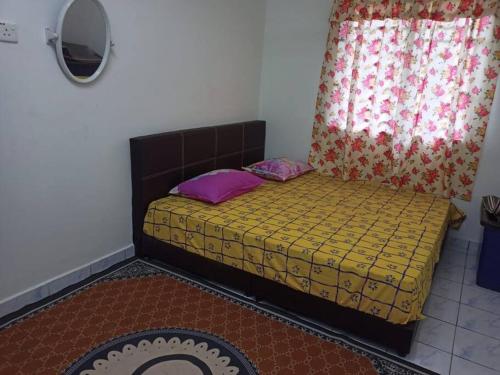 Guestroom, Homestay Tokwan Besar & Selesa! in Batu Kikir