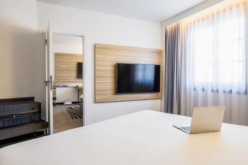 Hotel Novotel Brussels Off Grand Place - image 12