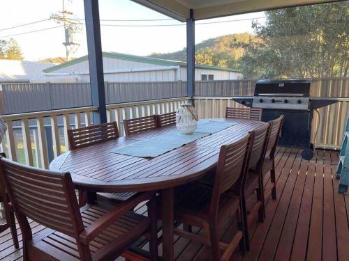 Award winning - Open plan Coastal Beauty in Patonga Beach - Pet Friendly