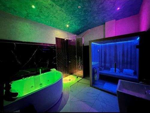 King Room with Spa Bath