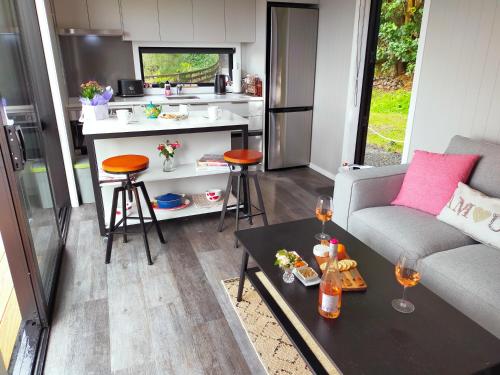 Mutfak, Secluded, private rural retreat mins from Warkworth -"Avondale" Minihouse in Warkworth