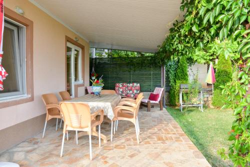 Létesítmények, Villa Silva in Chekoshtina