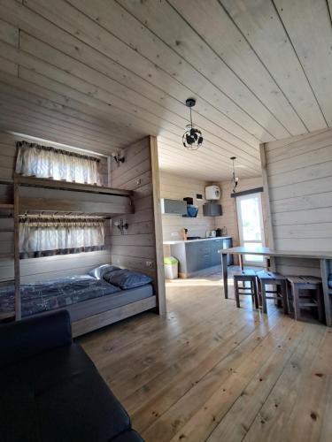 1 double bed, 1 twin bed