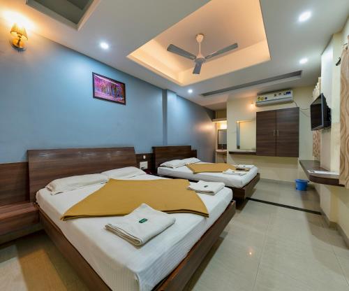 Hotel RadhaKrishna-Couple Friendly