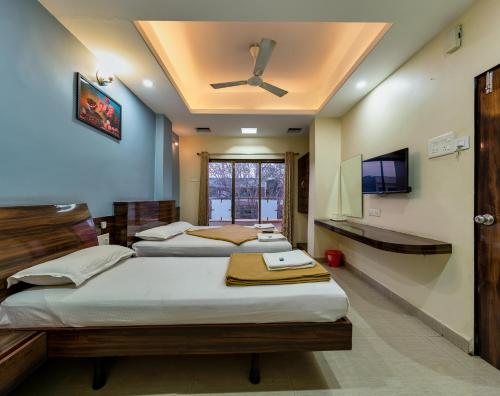 Hotel RadhaKrishna-Couple Friendly