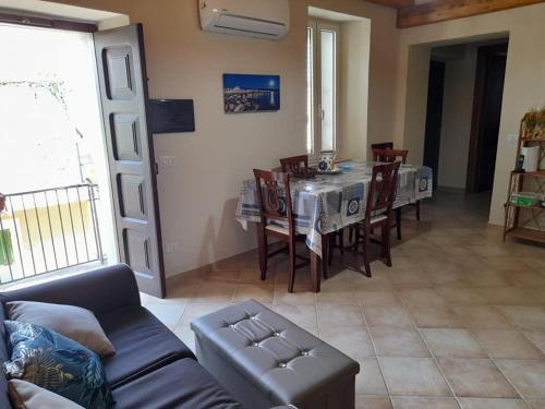  2 Bedroom, 1 Bath apartment near the sea in Casal Velino