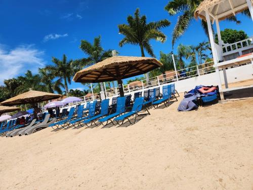 VaeTropicalParadise Free Puerto Seco Beach Access in Discovery Bay