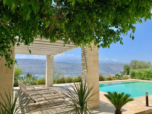 Aggelos and Thisbe Chania Suburbs Sea View Guest House