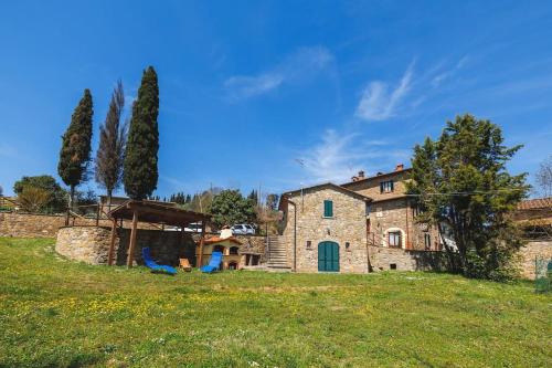 Casa con posto auto coperto e ampio giardino - Apartment - Lucignano