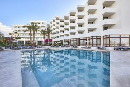 B&B Santa Eulària des Riu - Hotel Tres Torres - Bed and Breakfast Santa Eulària des Riu