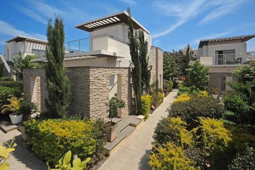 Facilities, E-Hotel Larnaca Resort & Spa in Perivolia