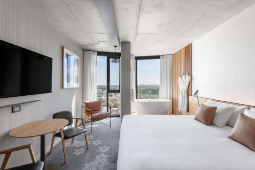 room detail thumbnail 0