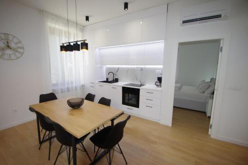 Bright & Modern 2-Bedroom Flat in Pula, Pula (foto 9)
