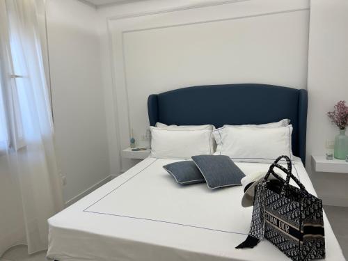 Queen Room with Sea View image 3