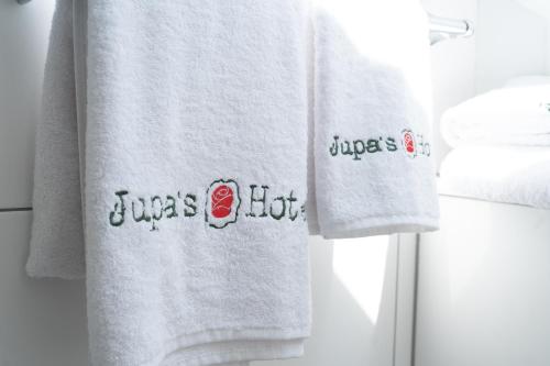 Jupa's Hotel Room Type - Deluxe Double Room