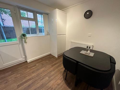 設施, Comfortable 3 Bed House with Garden & Parking in 馬佩爾里