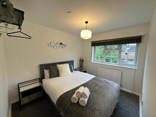 Comfortable 3 Bed House with Garden & Parking in 馬佩爾里
