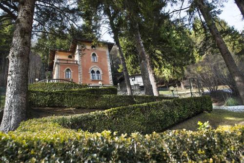 Villa Pinetina B&B - Accommodation - Lasnigo