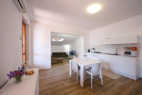 Penthouse with Terrace and Sea View image 10