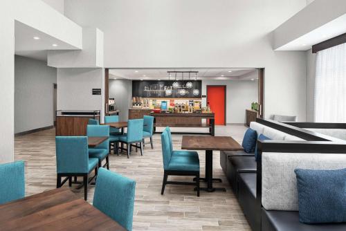 Food and beverages, Hampton Inn & Suites Bridgeview Chicago in Chicago Midway International Airport