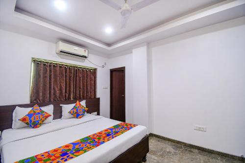 Deluxe Room image 2