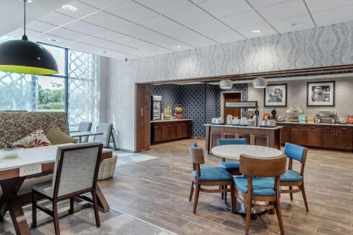 Hampton Inn Camden SC - image 13