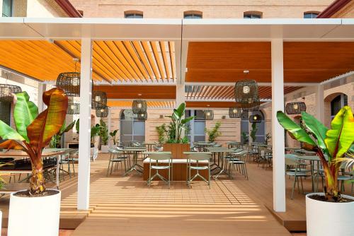 Dwo Valencia by Checkin - image 9