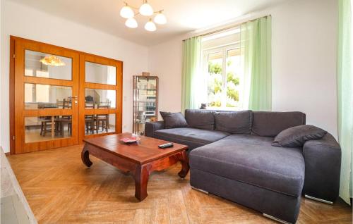 4 Bedroom Beautiful Home In Deutschlandsberg