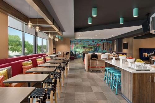 Aufenthaltsraum/TV-Zimmer, Tru by Hilton Hershey Chocolate Avenue in Hershey (PA)