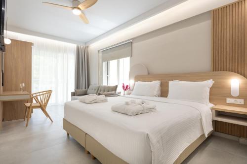1 queen bed, 1 sofa bed