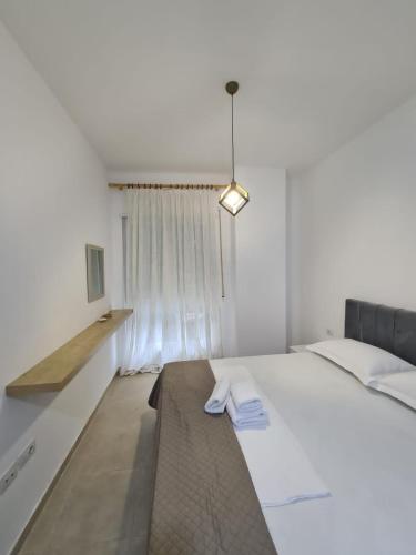 One-Bedroom Apartment image 2