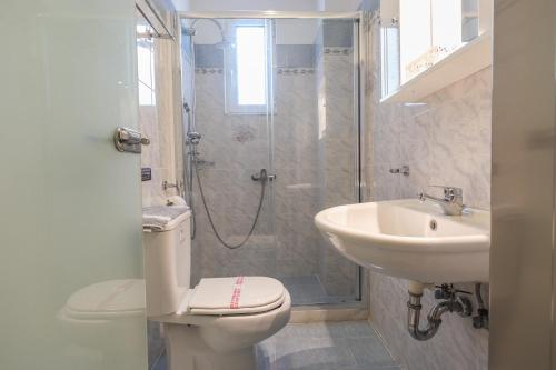 Delfini Beach Hotel & Suites Delfini Beach Hotel & Suites